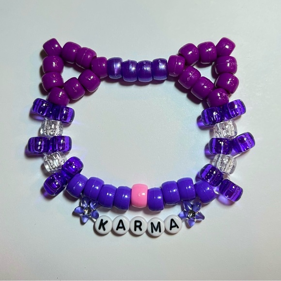 Karma is a Cat Taylor Swift Eras Tour Cat-Shaped Friendship Bracelet - Picture 10 of 11
